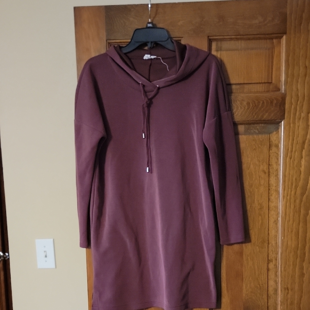 Cable & Gauge Maroon Tunic